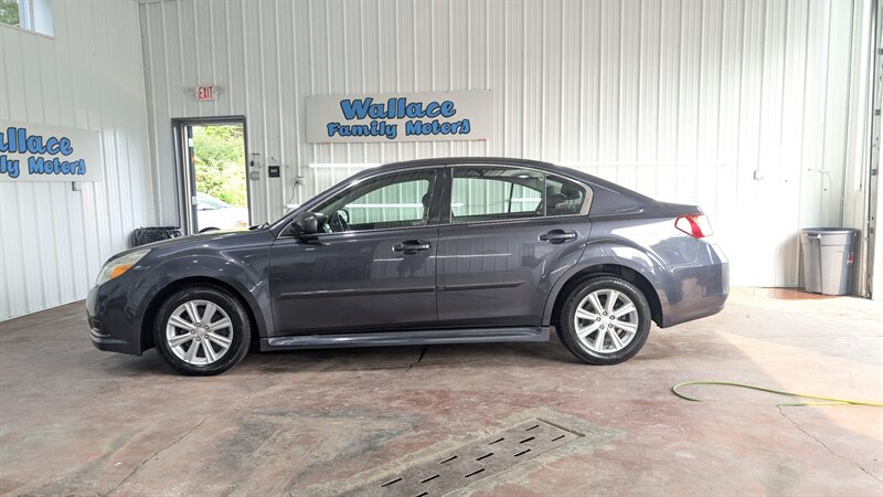 2011 Subaru Legacy 2.5i Premium   - Photo 1 - Butler, PA 16001