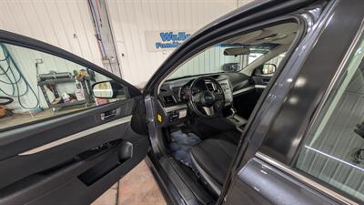 2011 Subaru Legacy 2.5i Premium   - Photo 20 - Butler, PA 16001
