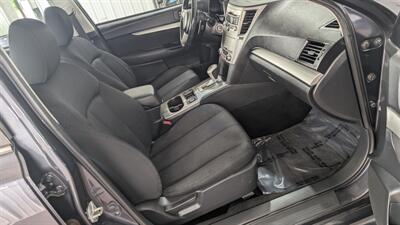2011 Subaru Legacy 2.5i Premium   - Photo 15 - Butler, PA 16001