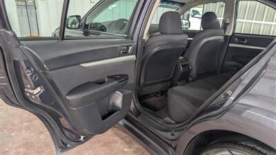 2011 Subaru Legacy 2.5i Premium   - Photo 12 - Butler, PA 16001