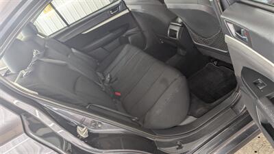2011 Subaru Legacy 2.5i Premium   - Photo 17 - Butler, PA 16001