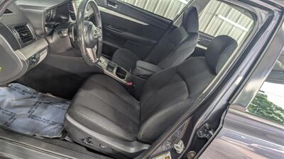 2011 Subaru Legacy 2.5i Premium   - Photo 11 - Butler, PA 16001