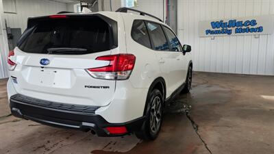 2019 Subaru Forester Premium   - Photo 4 - Butler, PA 16001