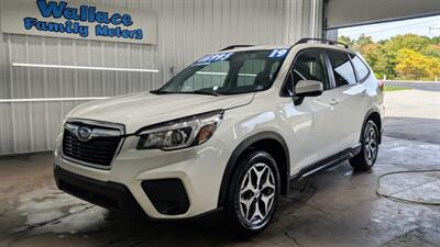 2019 Subaru Forester Premium   - Photo 2 - Butler, PA 16001
