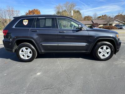 2013 Jeep Grand Cherokee Laredo   - Photo 4 - Butler, PA 16001