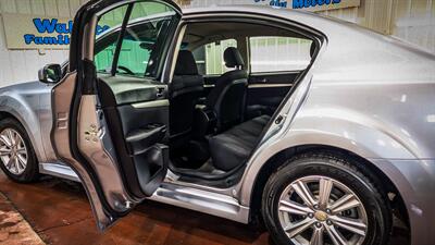 2012 Subaru Legacy 2.5i   - Photo 11 - Butler, PA 16001