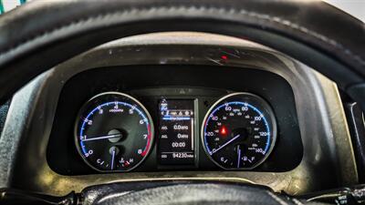 2018 Toyota RAV4 LE   - Photo 19 - Butler, PA 16001