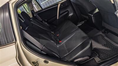 2018 Toyota RAV4 LE   - Photo 17 - Butler, PA 16001