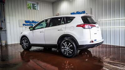 2018 Toyota RAV4 LE   - Photo 3 - Butler, PA 16001