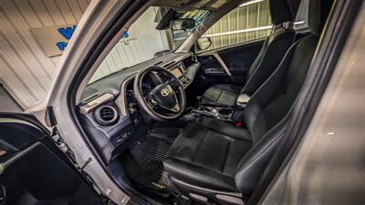 2018 Toyota RAV4 LE   - Photo 20 - Butler, PA 16001