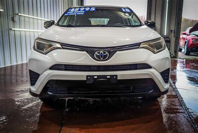 2018 Toyota RAV4 LE   - Photo 7 - Butler, PA 16001