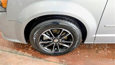 2015 Dodge Grand Caravan R/T   - Photo 8 - Butler, PA 16001