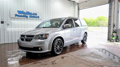 2015 Dodge Grand Caravan R/T   - Photo 2 - Butler, PA 16001