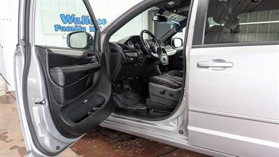 2015 Dodge Grand Caravan R/T   - Photo 10 - Butler, PA 16001