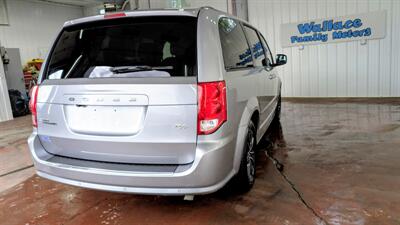 2015 Dodge Grand Caravan R/T   - Photo 4 - Butler, PA 16001