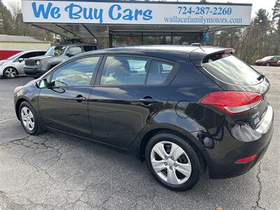 2016 Kia Forte5 LX   - Photo 3 - Butler, PA 16001