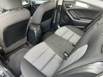 2016 Kia Forte5 LX   - Photo 14 - Butler, PA 16001