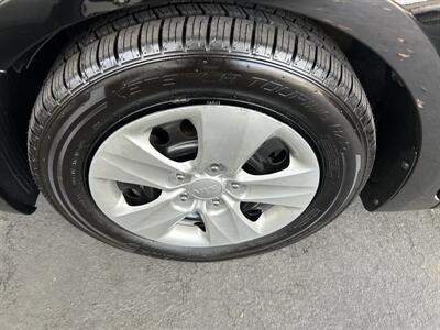 2016 Kia Forte5 LX   - Photo 16 - Butler, PA 16001