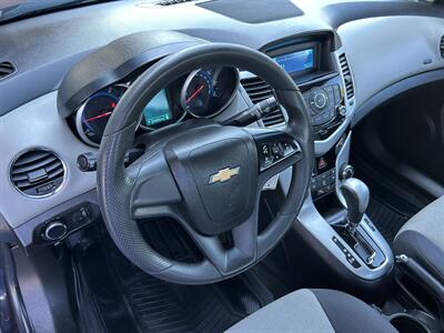 2015 Chevrolet Cruze LS Auto   - Photo 10 - Butler, PA 16001