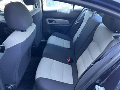 2015 Chevrolet Cruze LS Auto   - Photo 13 - Butler, PA 16001