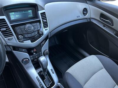 2015 Chevrolet Cruze LS Auto   - Photo 11 - Butler, PA 16001