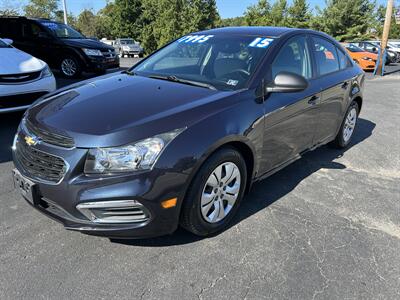 2015 Chevrolet Cruze LS Auto   - Photo 2 - Butler, PA 16001