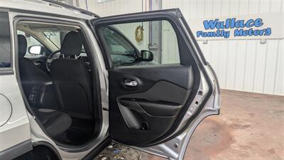 2016 Jeep Cherokee Sport Altitude   - Photo 17 - Butler, PA 16001