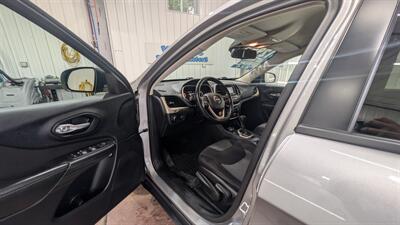 2016 Jeep Cherokee Sport Altitude   - Photo 20 - Butler, PA 16001