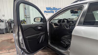 2016 Jeep Cherokee Sport Altitude   - Photo 10 - Butler, PA 16001
