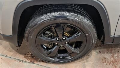 2016 Jeep Cherokee Sport Altitude   - Photo 9 - Butler, PA 16001