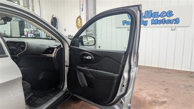 2016 Jeep Cherokee Sport Altitude   - Photo 15 - Butler, PA 16001