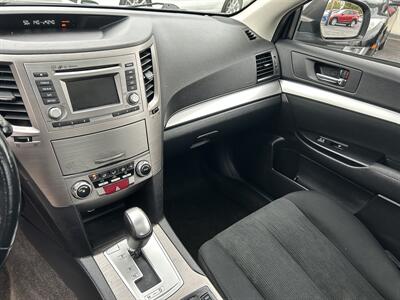 2014 Subaru Legacy 2.5i Premium   - Photo 10 - Butler, PA 16001