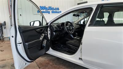 2017 Subaru Impreza 2.0i   - Photo 10 - Butler, PA 16001