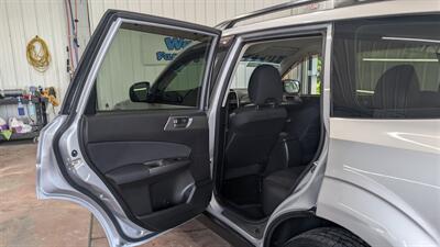 2012 Subaru Forester 2.5X   - Photo 12 - Butler, PA 16001