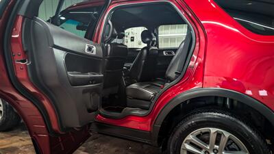 2015 Ford Explorer XLT   - Photo 12 - Butler, PA 16001