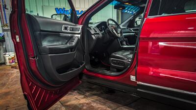 2015 Ford Explorer XLT   - Photo 10 - Butler, PA 16001