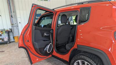 2015 Jeep Renegade Latitude   - Photo 12 - Butler, PA 16001