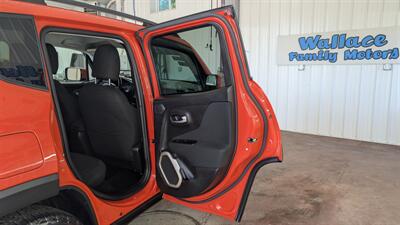 2015 Jeep Renegade Latitude   - Photo 16 - Butler, PA 16001