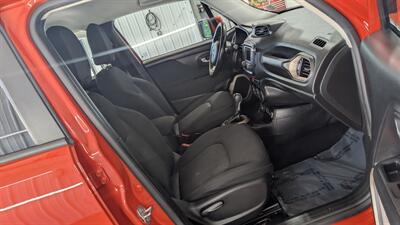 2015 Jeep Renegade Latitude   - Photo 15 - Butler, PA 16001