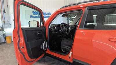 2015 Jeep Renegade Latitude   - Photo 10 - Butler, PA 16001
