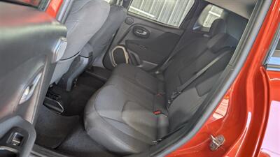 2015 Jeep Renegade Latitude   - Photo 13 - Butler, PA 16001