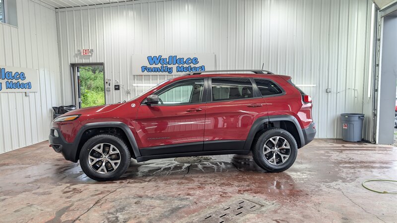 2016 Jeep Cherokee Trailhawk   - Photo 1 - Butler, PA 16001