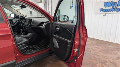 2016 Jeep Cherokee Trailhawk   - Photo 14 - Butler, PA 16001