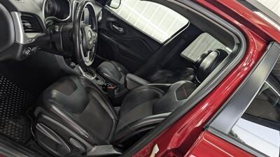 2016 Jeep Cherokee Trailhawk   - Photo 11 - Butler, PA 16001