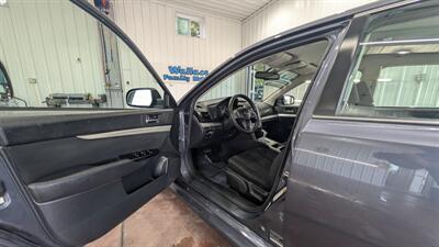 2014 Subaru Legacy 2.5i   - Photo 20 - Butler, PA 16001