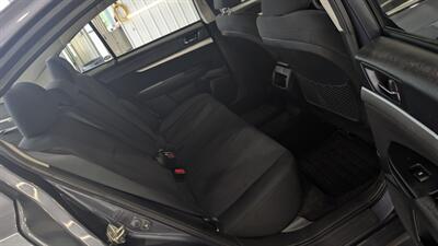 2014 Subaru Legacy 2.5i   - Photo 17 - Butler, PA 16001