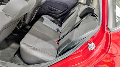 2016 Ford Fiesta SE   - Photo 13 - Butler, PA 16001