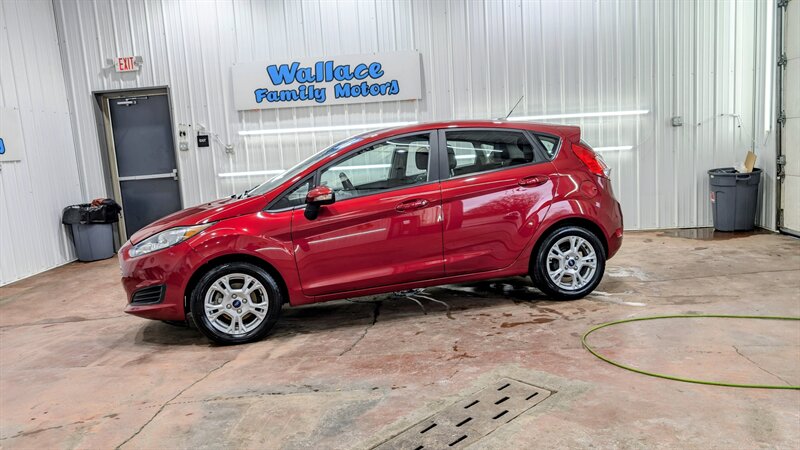 2016 Ford Fiesta SE   - Photo 1 - Butler, PA 16001