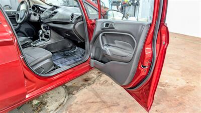 2016 Ford Fiesta SE   - Photo 14 - Butler, PA 16001