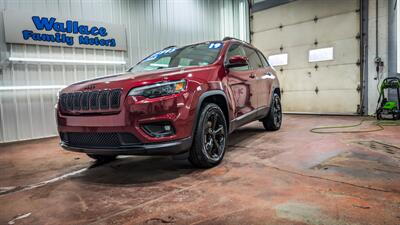 2019 Jeep Cherokee Altitude   - Photo 2 - Butler, PA 16001